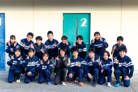 プロランナー吉田響選手が母校の原里中学校で講演会・陸上部への技術指導を行いました！