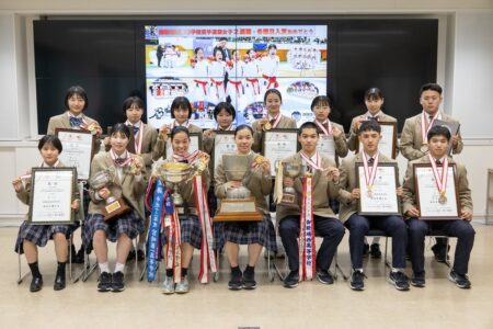 御殿場西高等学校空手道部女子団体組手　　　　全国選抜大会２連覇！！