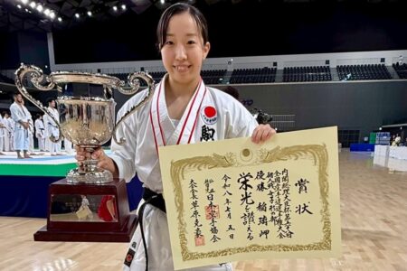 【２種目を２連覇！】稲璃岬選手が歴史ある空手の全国大会で快挙を達成！！！